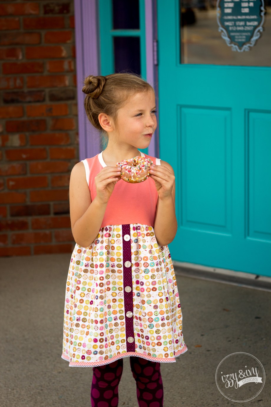 2_caf-fiend-donut-dress_eating-sprinkles-donut